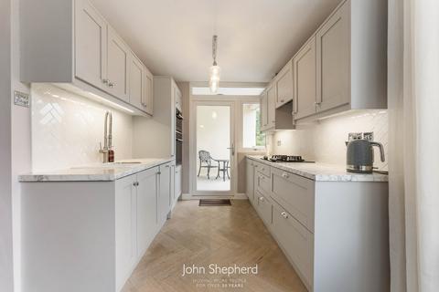 3 bedroom flat for sale, Chelmscote Road, Solihull, West Midlands, B92