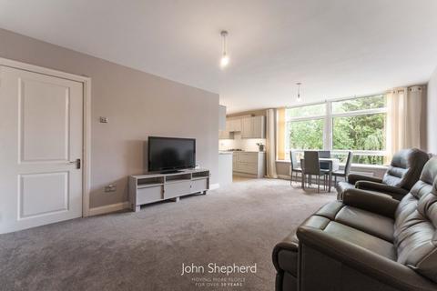 3 bedroom flat for sale, Chelmscote Road, Solihull, West Midlands, B92