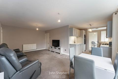 3 bedroom flat for sale, Chelmscote Road, Solihull, West Midlands, B92