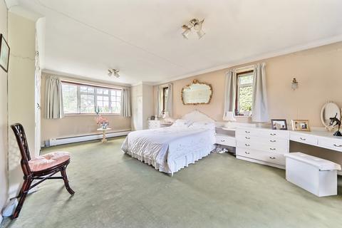 15 Nancy Downs, Watford, WD19 4NF