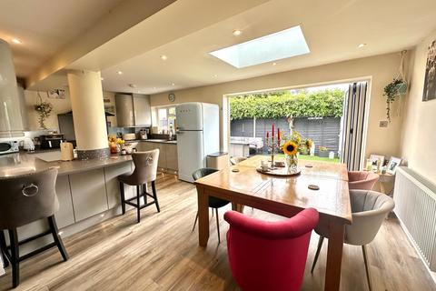 4 bedroom semi-detached house for sale, Old Dean, Bovingdon HP3
