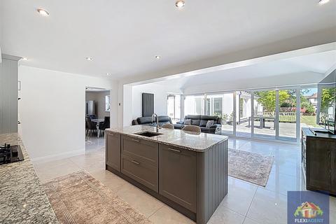 undefined, Waterloo Road, Southport PR8