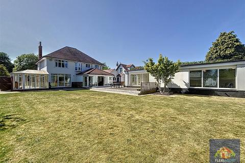 undefined, Waterloo Road, Southport PR8