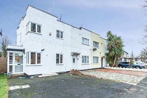2 bedroom end of terrace house for sale, Lansbury Drive, Hayes UB4