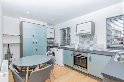 2 bedroom end of terrace house for sale, Lansbury Drive, Hayes UB4