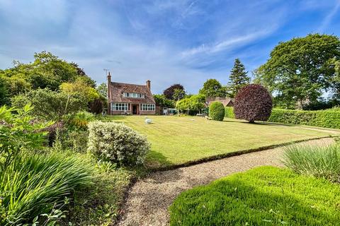 3 bedroom detached house for sale, Whatlington Road, BATTLE, TN33