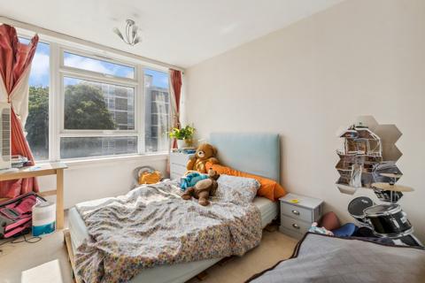 2 bedroom flat for sale, Keswick Heights, 28 Keswick Road, London