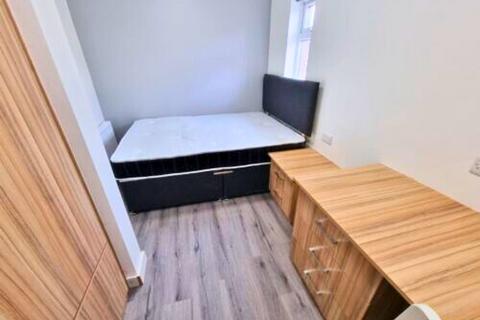 3 bedroom property to rent, Hessle Road, Leeds LS6