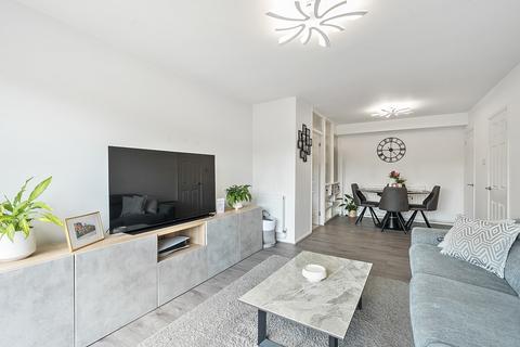 5 Chanctonbury Gardens, Sutton, SM2 6RG