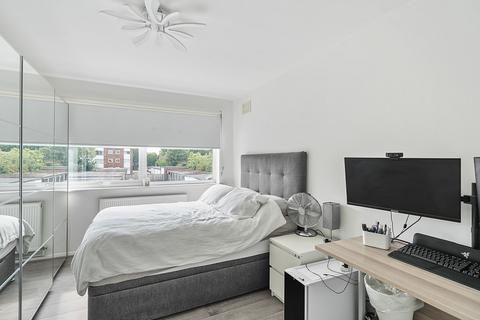 5 Chanctonbury Gardens, Sutton, SM2 6RG