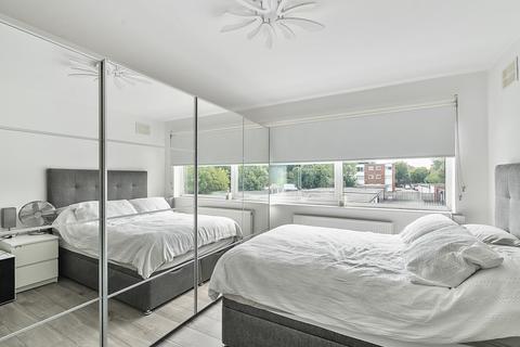 5 Chanctonbury Gardens, Sutton, SM2 6RG