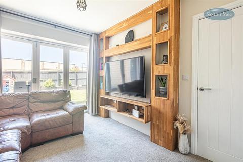 2 Brooke Close, Deepcar, Sheffield, S36 2AH