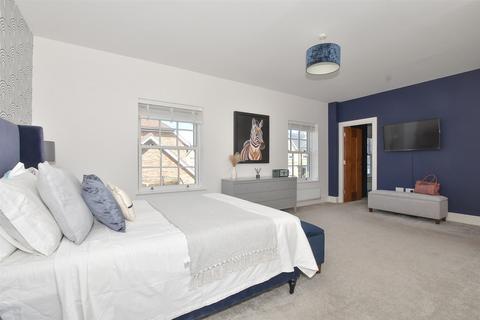 undefined, St. Crispin Close, Worth, Deal, Kent