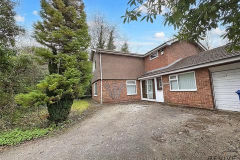4 bedroom detached house to rent, Briers Close, Fearnhead, WA2
