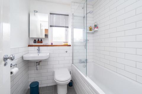 14 Hambleton Close, Worcester Park, KT4 8JL