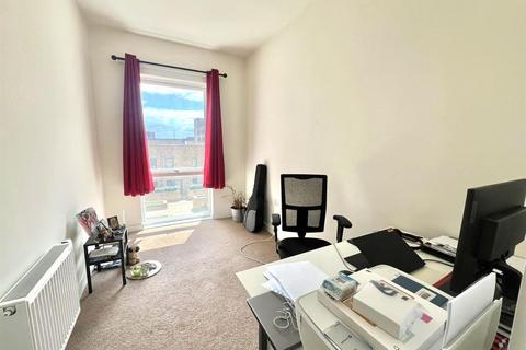 undefined, Mast Street, Barking IG11