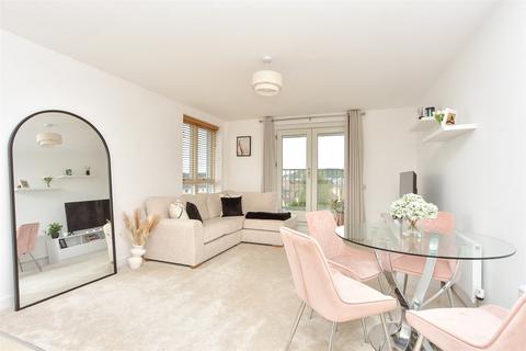 1 bedroom apartment for sale, Dunlin Drive, Chatham ME4