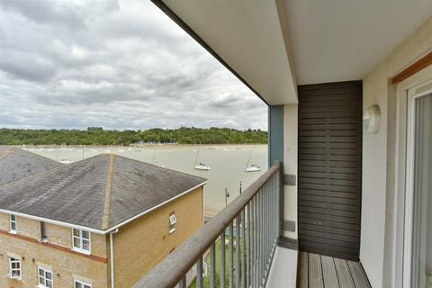 1 bedroom apartment for sale, Dunlin Drive, Chatham ME4