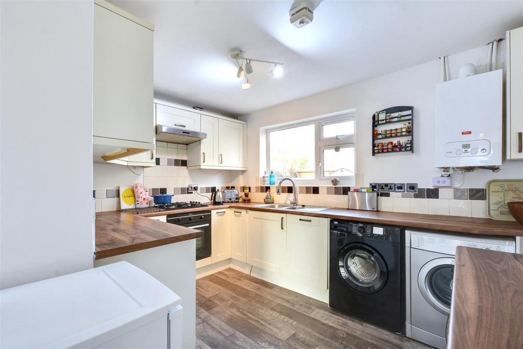 Kitchen 1.jpeg