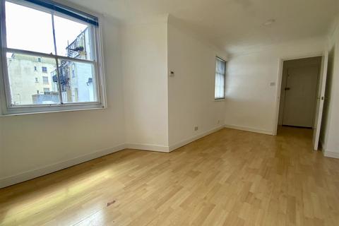 Studio to rent, Lansdowne Place, Hove