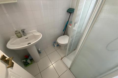 Studio to rent, Lansdowne Place, Hove