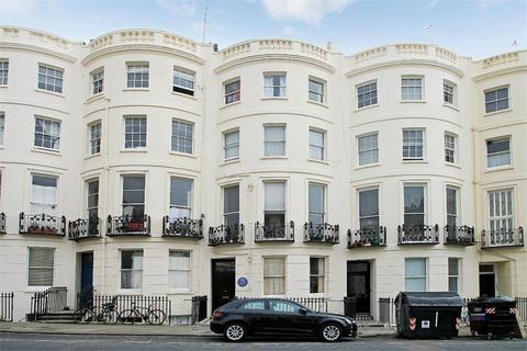 Studio to rent, Lansdowne Place, Hove