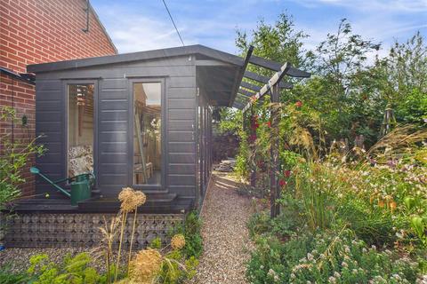 4 Abrey Close, Great Bentley, Colchester, CO7 8FA