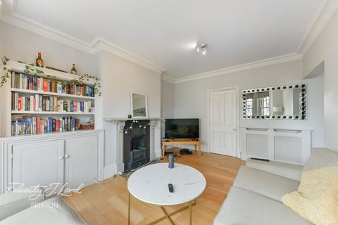 3 bedroom apartment for sale, Canterbury Crescent, London
