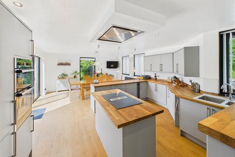 5 bedroom detached house for sale, Redcliff Road, Hessle