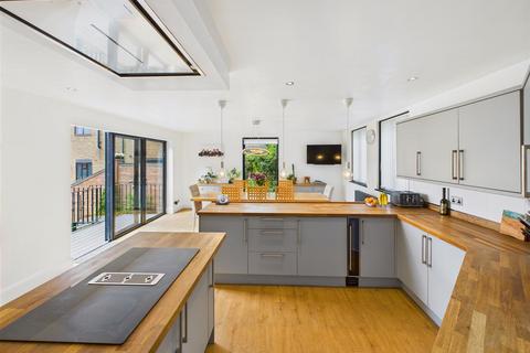 5 bedroom detached house for sale, Redcliff Road, Hessle