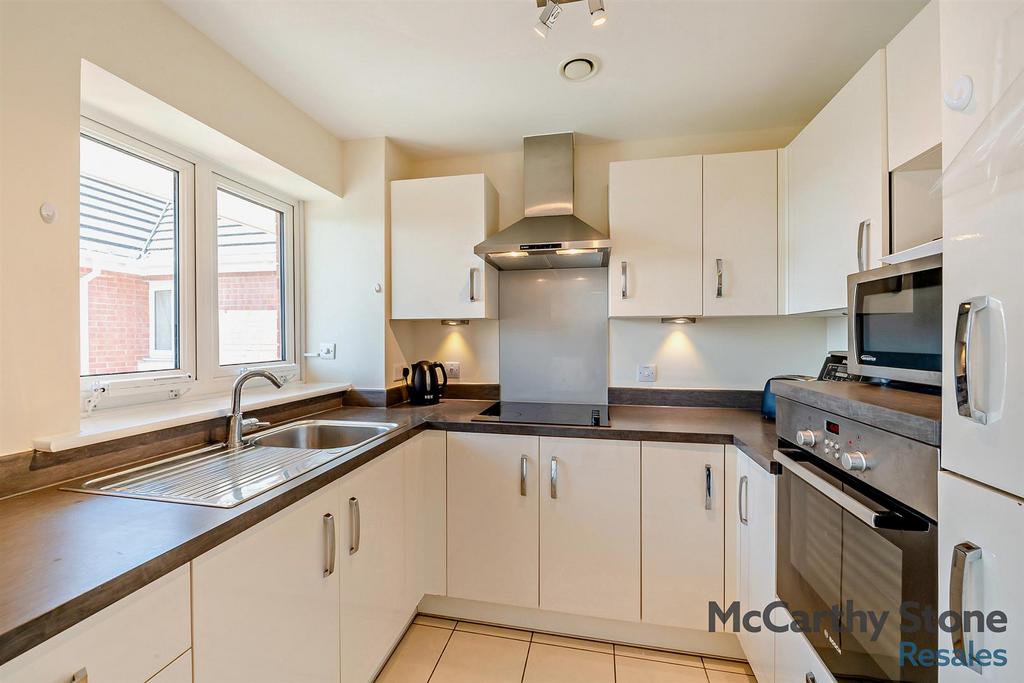 Kitchen: