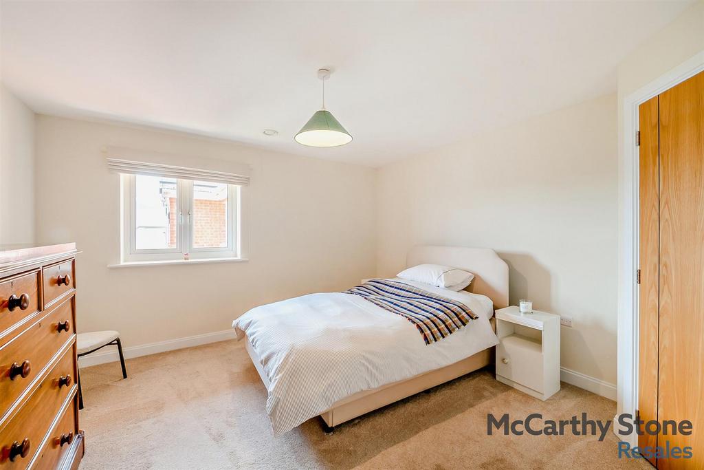 Double Bedroom: