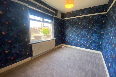 37 Farrow Street, Shaw, Oldham, OL2 7AD