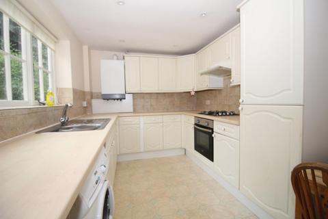2 bedroom terraced house to rent, Oak Street, Bath