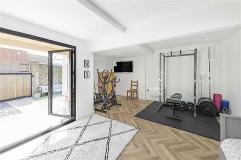 9 Elmtree Road, Teddington, TW11 8SJ