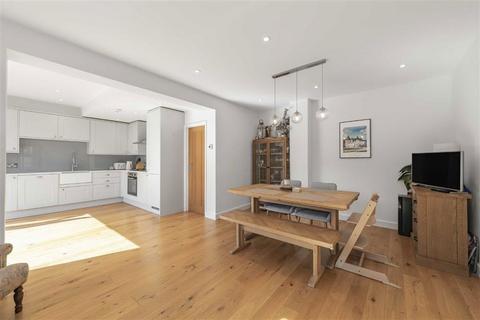 9 Elmtree Road, Teddington, TW11 8SJ
