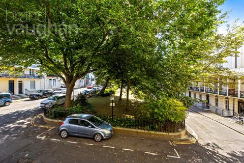 1 bedroom flat for sale, Russell Square, Brighton, East Sussex, BN1