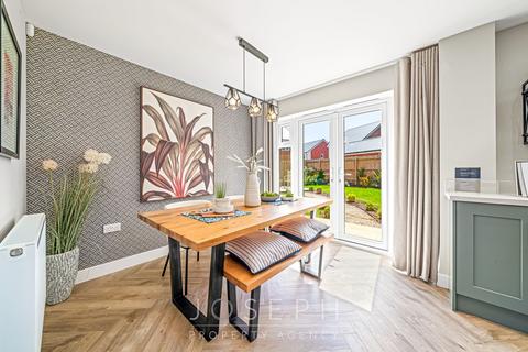 4 bedroom detached house for sale, Cedar Close, Bacton, IP14