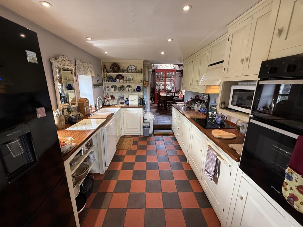 Kitchen 1