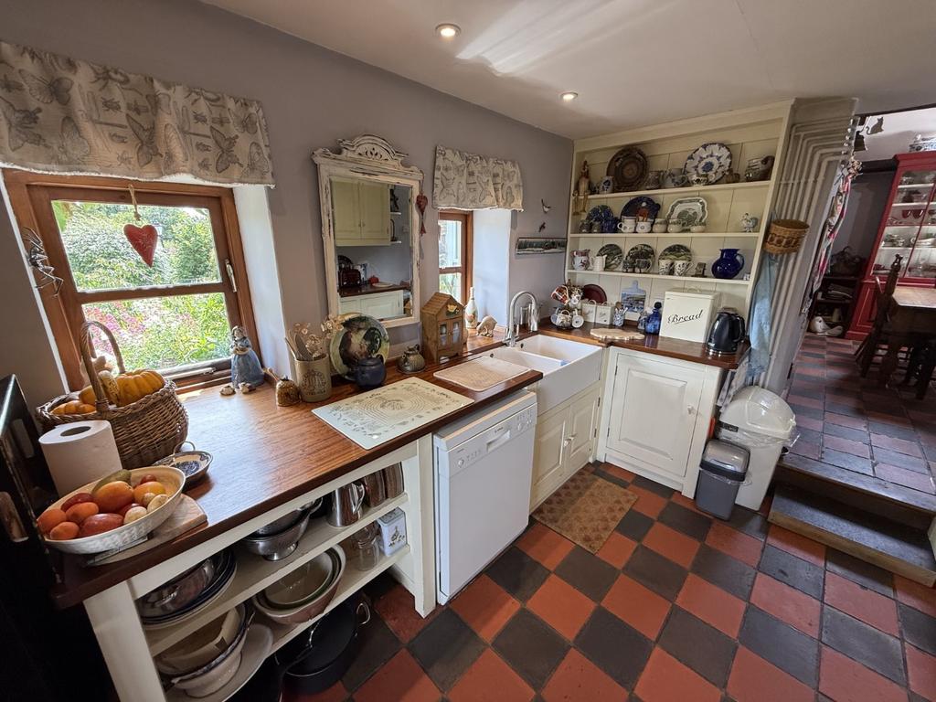 Kitchen 1