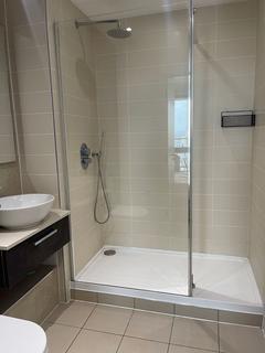 3 bedroom apartment to rent, Williamsburg Plaza, London E14