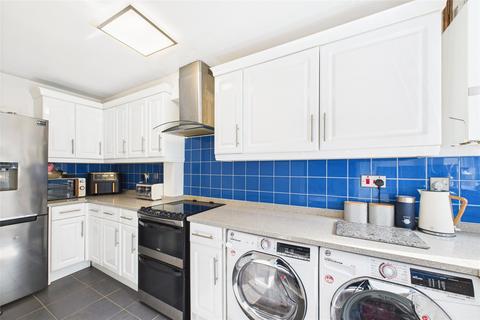 25 Hexham Close, Owlsmoor, Sandhurst, GU47 0QP