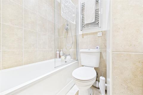 25 Hexham Close, Owlsmoor, Sandhurst, GU47 0QP