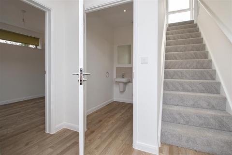 3 bedroom detached house to rent, £1675 Rent Credit - Shenley Wood, Milton Keynes
