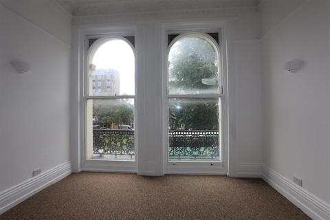 2 bedroom flat to rent, Church Road, Hove