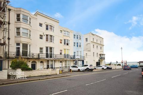 Studio to rent, Lower Rock Gardens Brighton BN2