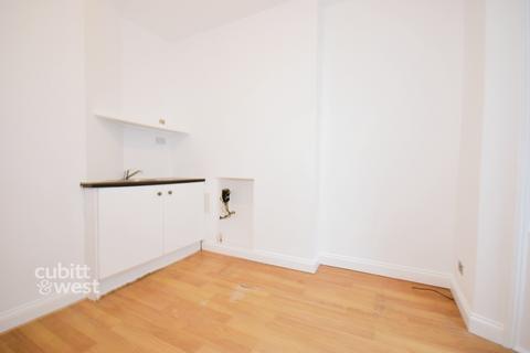 Studio to rent, Lower Rock Gardens Brighton BN2