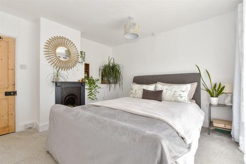 3 bedroom terraced house for sale, Albert Road, Cowes PO31