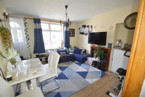 2 bedroom terraced house for sale, Grafton Road, Dagenham