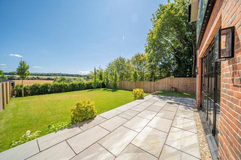 4 bedroom detached house for sale, Church Farm Cottages, Woodman Lane, SO21